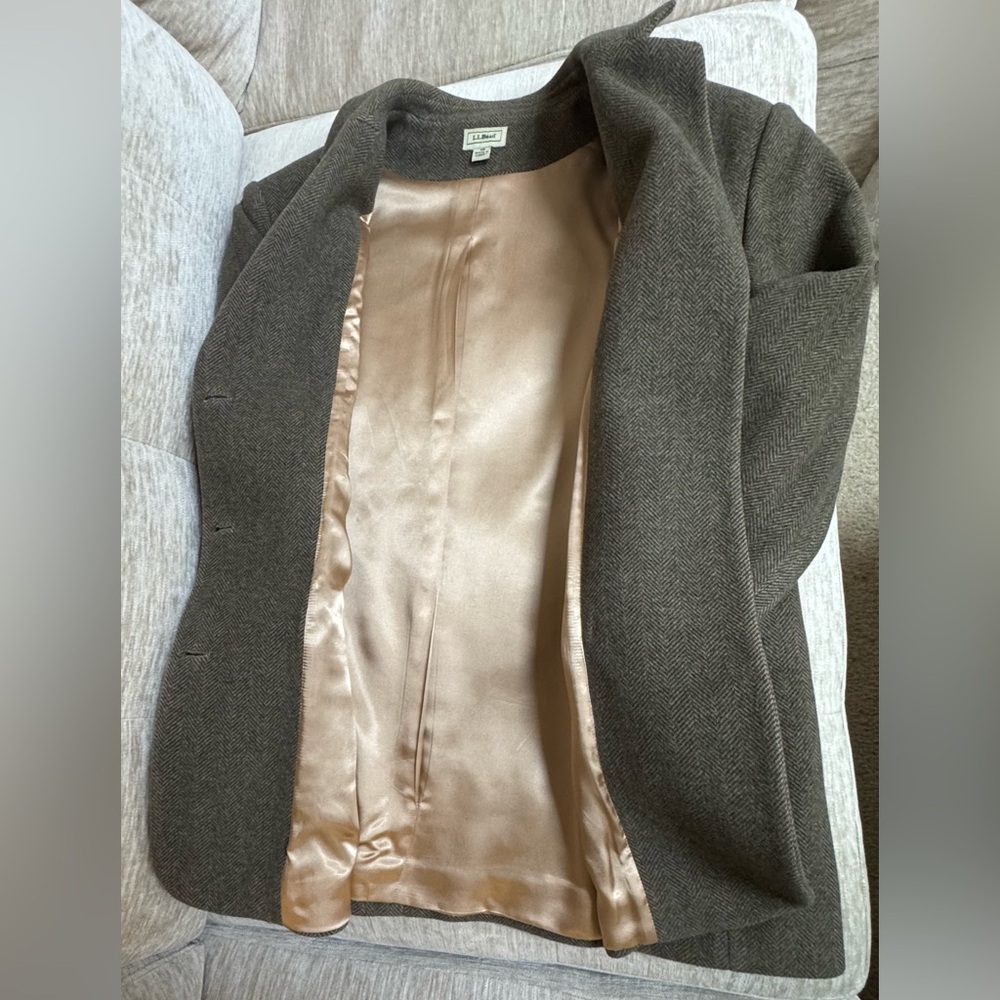 L.L. Bean Wool/Cashmere Olive Women's Blazer - Picture 4 of 7